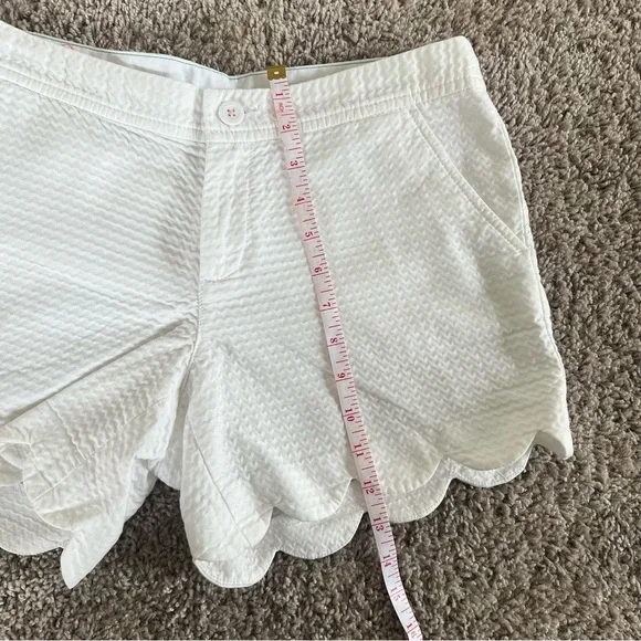 {Lilly Pulitzer} White Scalloped Buttercup Shorts - Picture 5 of 10